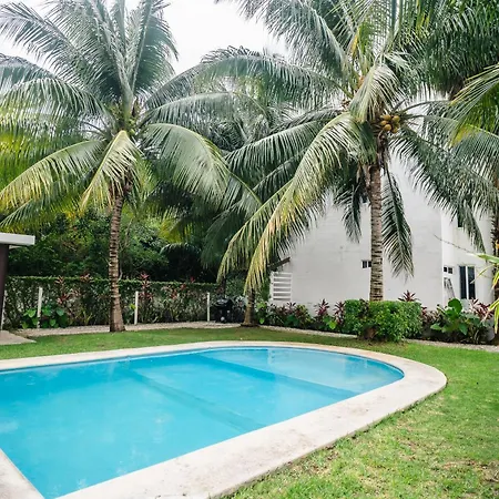 Departamento Planta Baja, Junto A La Alberca En Cancun